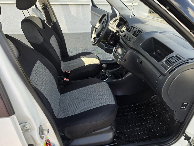 Škoda Roomster 1.2 TDI Kamera TZ - fotka 13 z 18