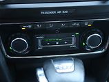 Škoda Superb (2010) Elegance 2.0 TDI, Automat - náhled 18