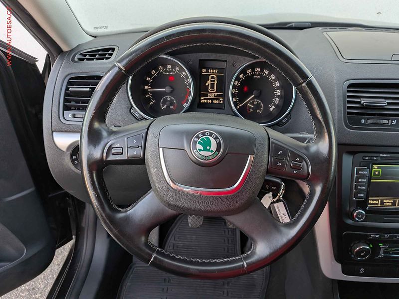 Škoda Yeti (2012) 2.0TDi 4x4, Ambition, park - fotka 13 z 15