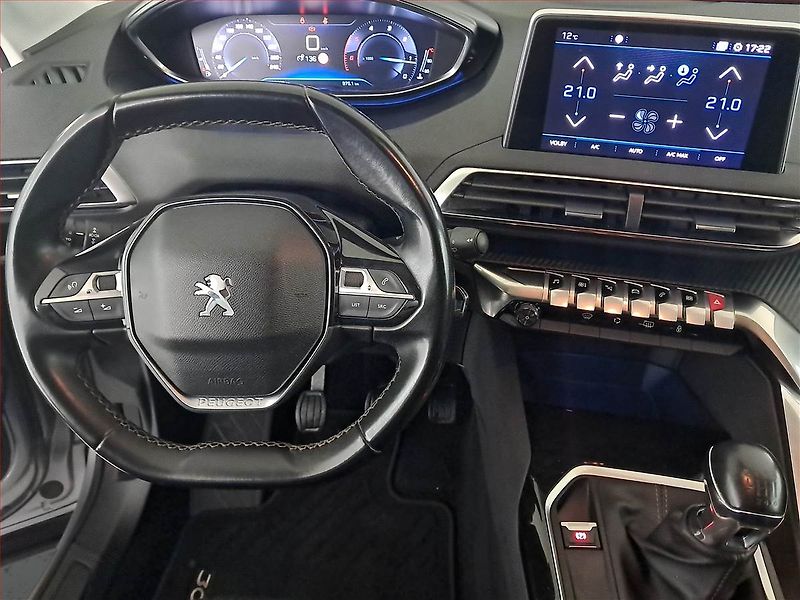 Peugeot 3008 (2019) 1.5 BlueHDi, Navi, Tempomat - fotka 12 z 16