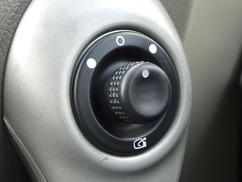 Renault Koleos 2.0dCi 110kW AUTOMAT 4x4 ČR - fotka 23 z 32
