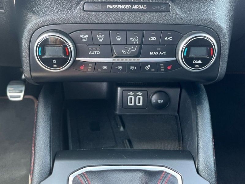 Ford Focus 1,0i,114KW,ST-LINE - fotka 11 z 14
