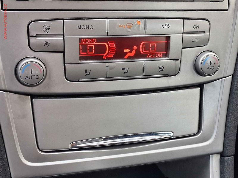 Ford Mondeo (2007) 2.0 TDCi, Aut.klima - fotka 13 z 16