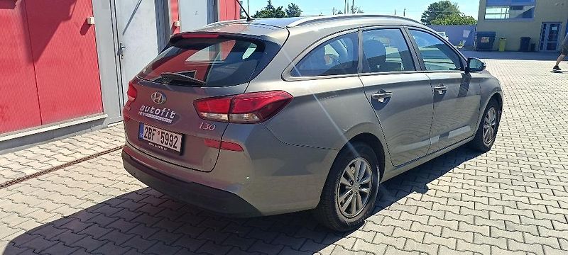 Hyundai i30 (2019) - fotka 3 z 12