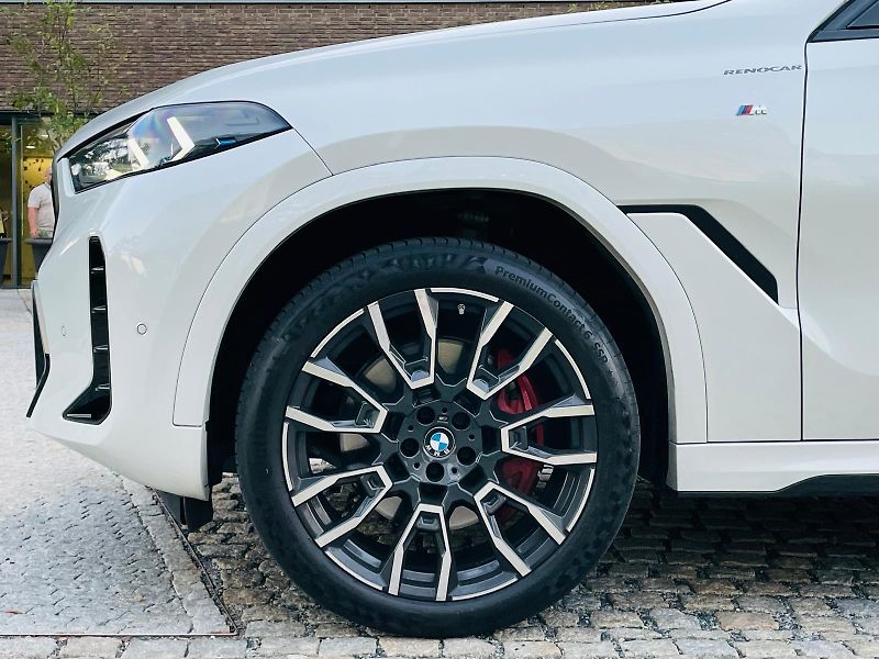 BMW X6 40D MSPORT 4x4 SERVISKA TAŽNÉ - fotka 56 z 58