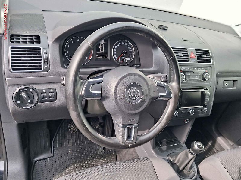 Volkswagen Touran (2011) 1.2TSi, Trendline, navi - fotka 12 z 17