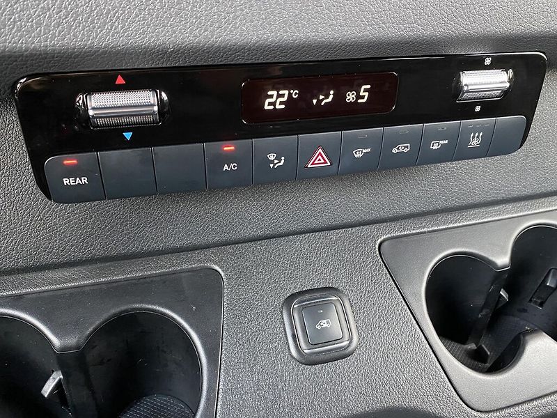 Mercedes-Benz Sprinter 215 CDI Tourer - fotka 19 z 24