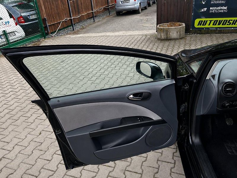 Seat Leon 1,6 MPi (75kW)*STK DO 7/2028* - fotka 14 z 15