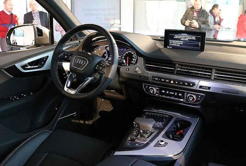 Audi Q7.