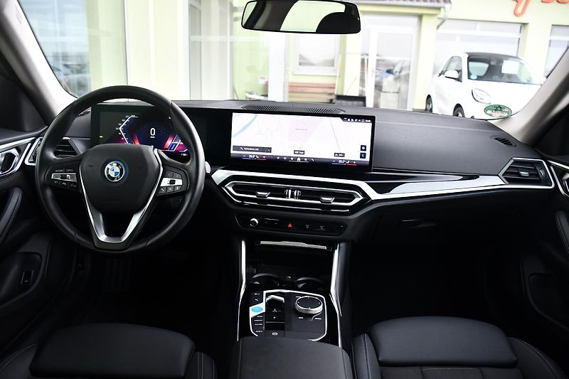 BMW i4 eDrive40 97,4%SoH. - fotka 5 z 39