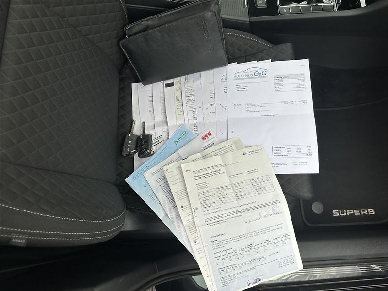 Škoda Superb 2,0 TDi DSG  NAVI BIXEN ACC AL - fotka 45 z 50