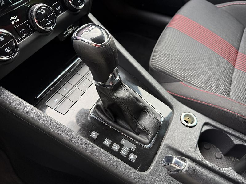 Škoda Octavia 2.0 TSi STYLE DSG - fotka 29 z 35