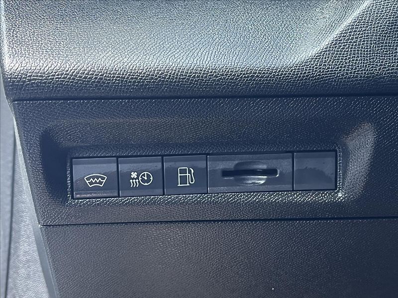 Peugeot 308 1,6 PureTech  GT Plug-in e-EAT - fotka 16 z 24
