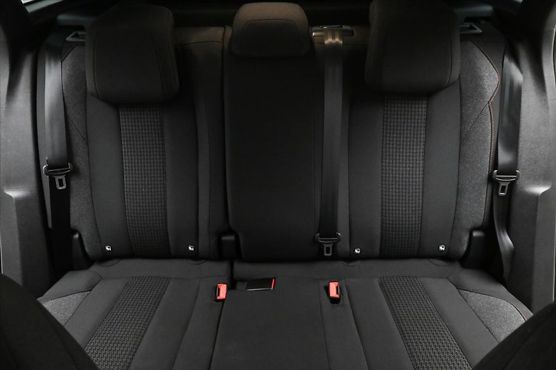 Peugeot 3008 1,5 HDI 96 kW Active Záruka až - fotka 27 z 30
