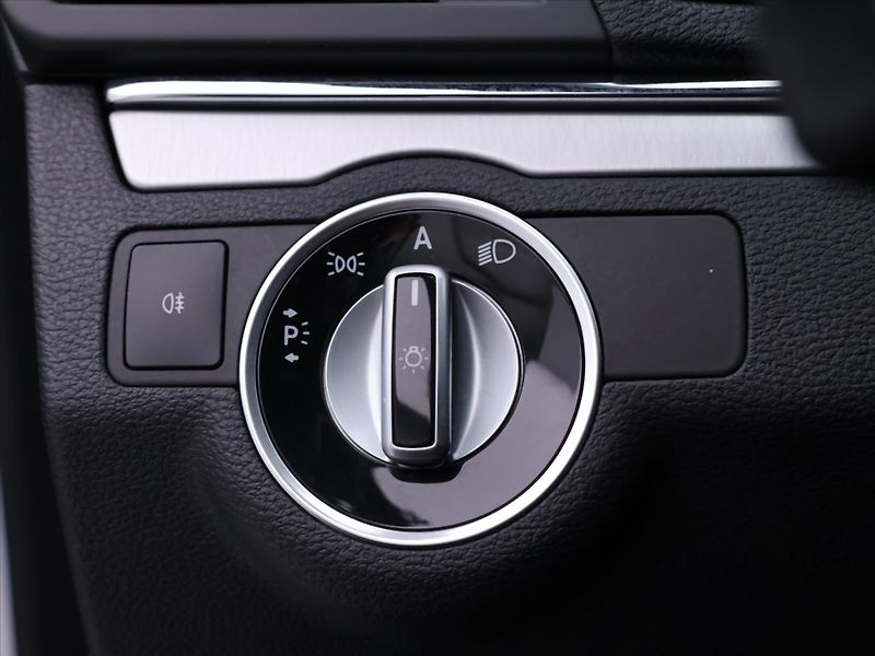 Mercedes-Benz Třídy E 3,0 350CDI 170kW Aut. Elegance - fotka 19 z 37