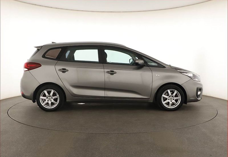 Kia Carens (2018) 1.7 CRDi, 7 míst, Navi - fotka 6 z 17