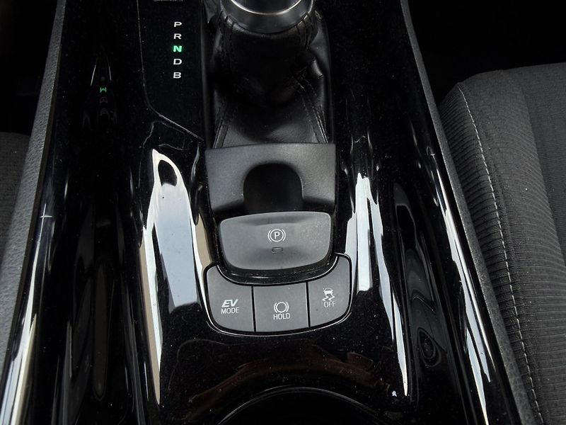Toyota C-HR 1.8 Hybrid 90kW E-CVT Dynamic - fotka 15 z 22
