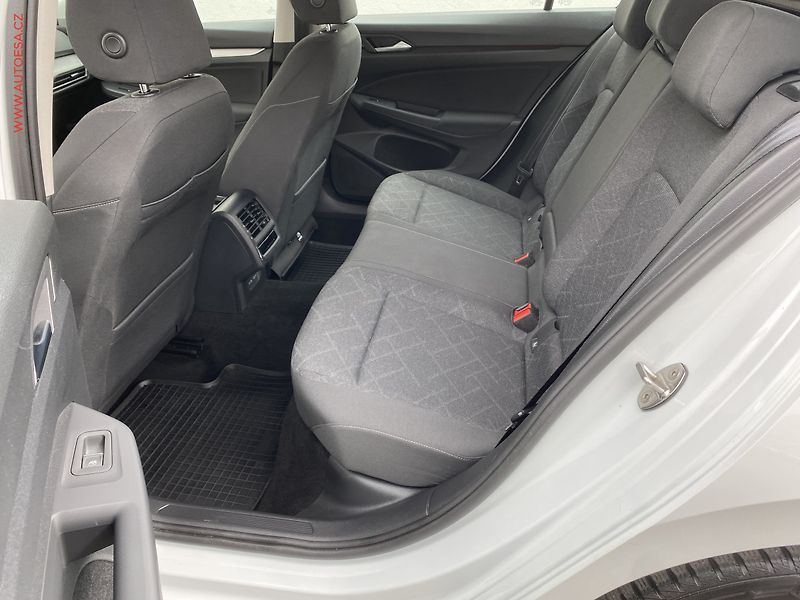 Volkswagen Golf (2022) 2.0 TDi, ČR, Life, LED - fotka 10 z 19