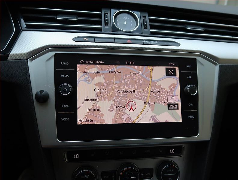 Volkswagen Passat (2019) 2.0 TDI, Navi, Tempomat - fotka 13 z 20