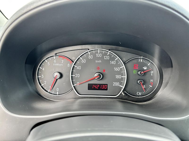 Suzuki SX4 (2007) 1.6 VVT 79KW 4x4 - fotka 19 z 26