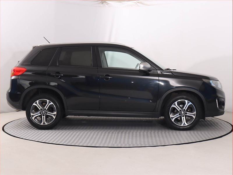 Suzuki Vitara (2018) 1.6 VVT, Automat, Serv.kniha - fotka 6 z 21