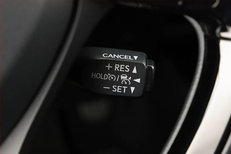Toyota C-HR (2023) 1.8 Hybrid - fotka 19 z 20