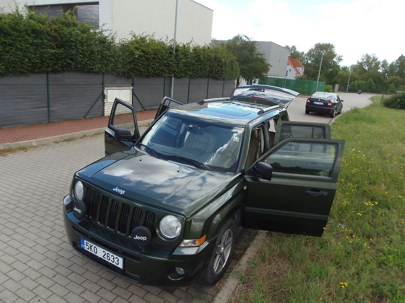 Jeep Patriot (2008) 2.4i LPG automat nová STK - fotka 17 z 21