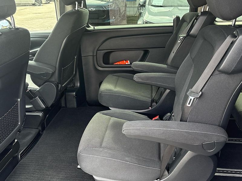 Mercedes-Benz Třídy V (2018)  V-Class 250d L 4MATIC - fotka 7 z 32