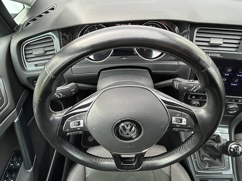 Volkswagen Golf (2020) 1.6 TDI 85 kW MANUÁL - fotka 9 z 35