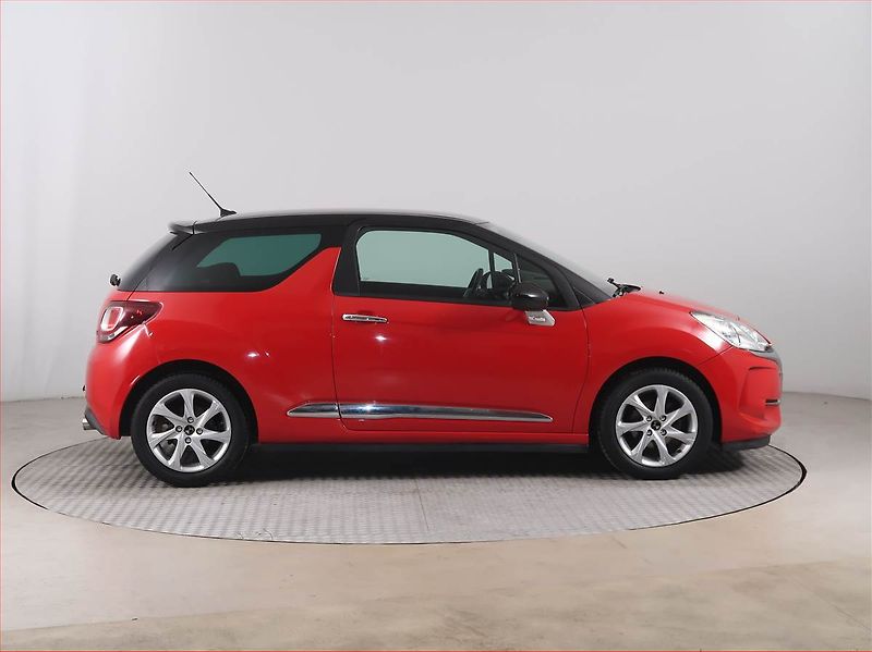 Citroën DS3 (2016) 1.2 PureTech, Automat, Navi - fotka 6 z 16