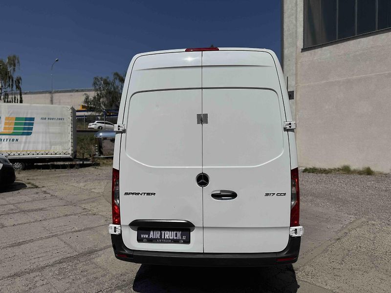 Mercedes-Benz Sprinter (2022) Sprinter 317 CDI -skříň-spaní - fotka 5 z 28