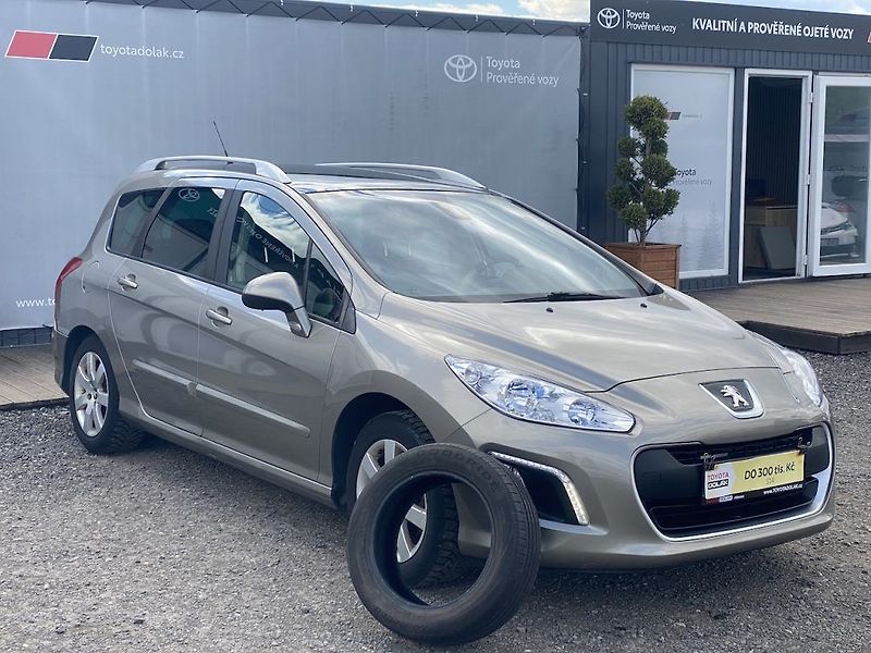Peugeot 308 1.6i, ČR, manual, tažné - fotka 1 z 11