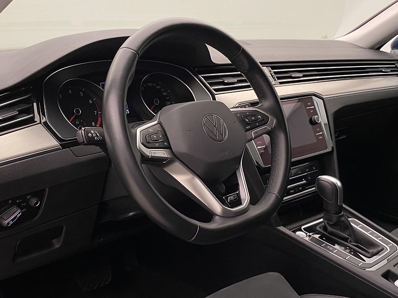 Volkswagen Passat VARIANT 2.0TDI DSG R-LINE CZ - fotka 18 z 55