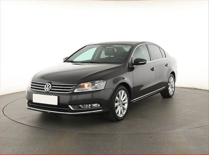 Volkswagen Passat (2011) 2.0 TDI, 4X4, Automat - fotka 2 z 15