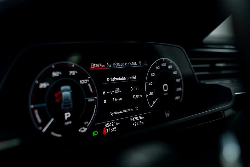 Audi e-tron 55 300kW SB BlackEd Taž ZÁRUKA - fotka 36 z 40