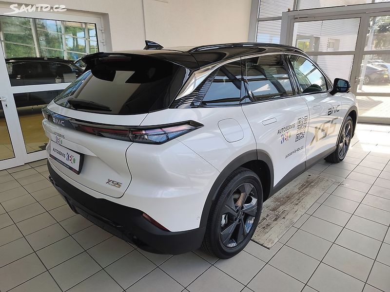 BAIC Ostatní 1.5T 130KW AT All in - fotka 4 z 25