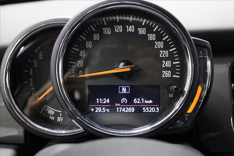 Mini Cooper 1,5 1.majitel CZ - fotka 21 z 37