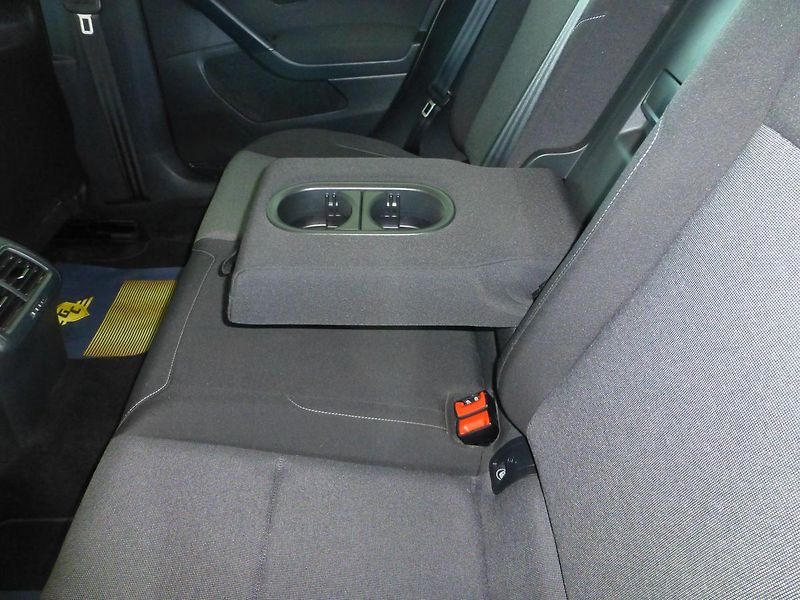 Volkswagen Golf (2014) 1,6TDI*NAVI*DIGI**ALU**PARK.S - fotka 15 z 24