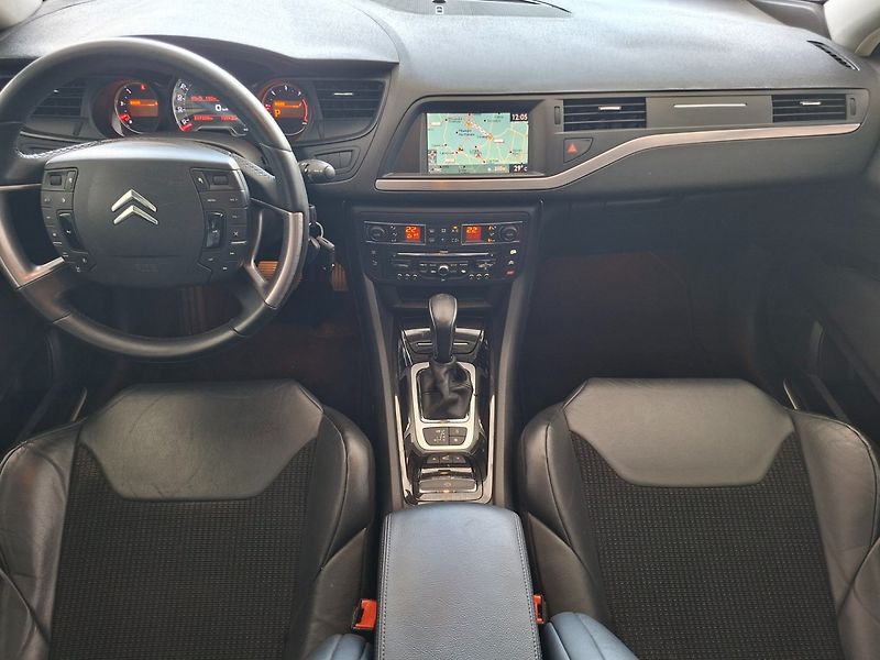 Citroën C5 (2011) TOURER 2.0HDi 120kW AUT - fotka 10 z 49