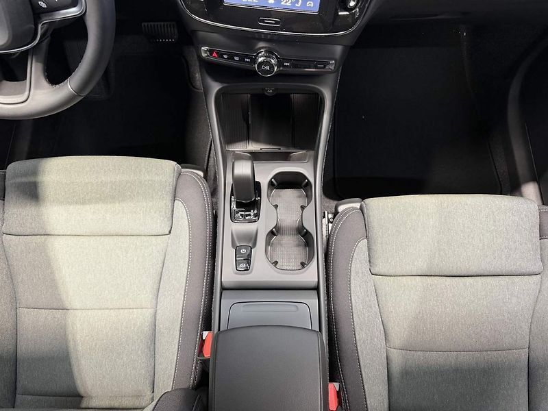 Volvo XC40 (2026) B3 2.0L 163 HP AT7 FWD CORE - fotka 13 z 23