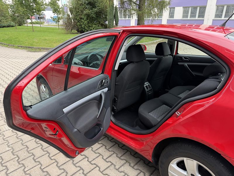 Škoda Octavia 1,2 TSI  77kW - fotka 12 z 29