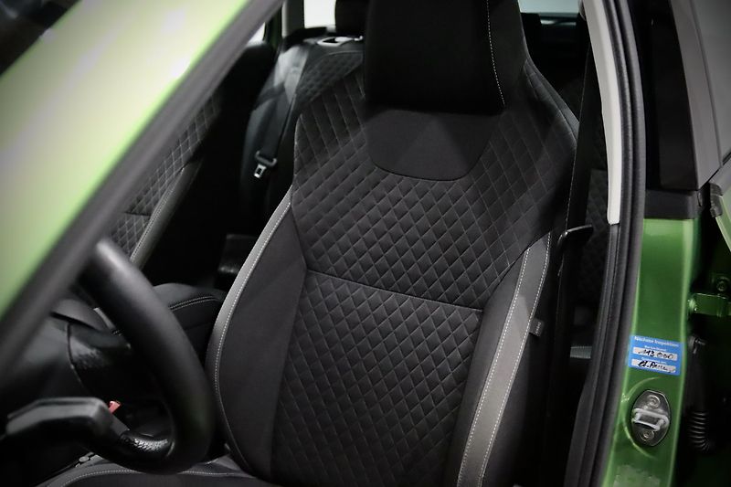 Škoda Rapid Spaceback 1.2 TSI 81 kW - fotka 13 z 26