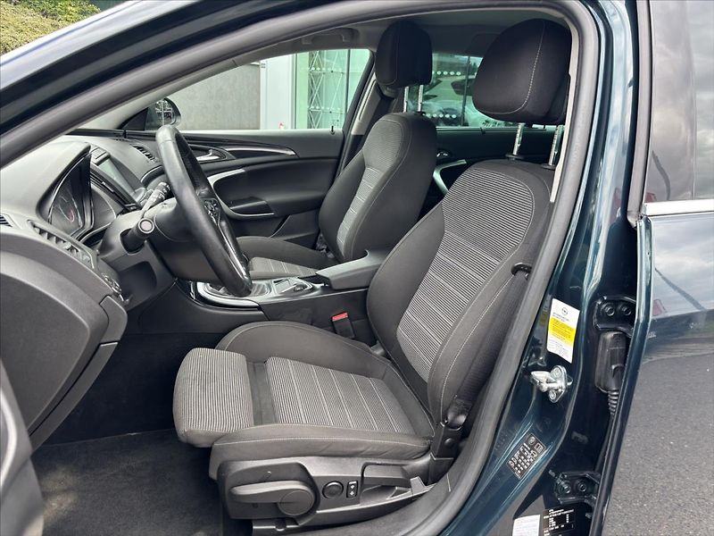 Opel Insignia 2,0 CDTi 125kW 4x4 NAVI KAMERA - fotka 10 z 44