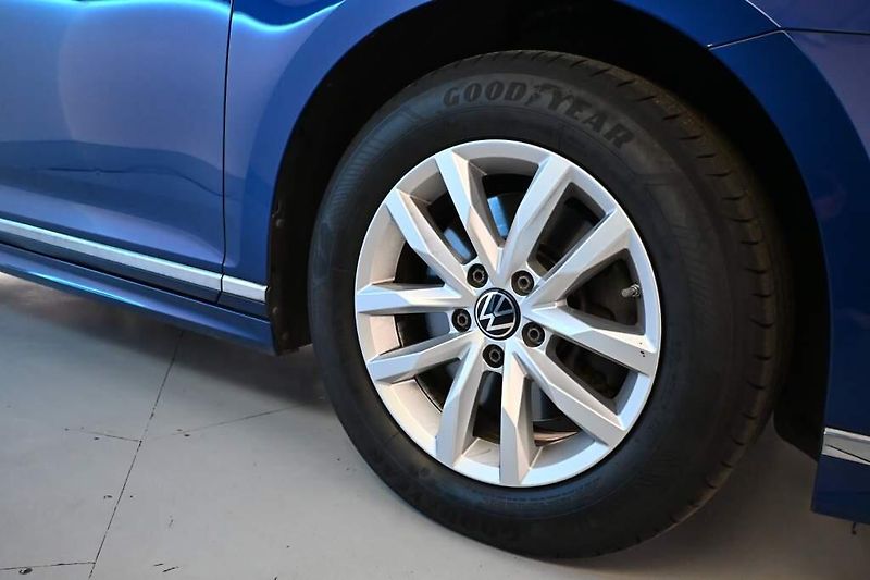 Volkswagen Passat (2022) 2.0 LED DSG ACC R-LINE Paket K - fotka 29 z 33