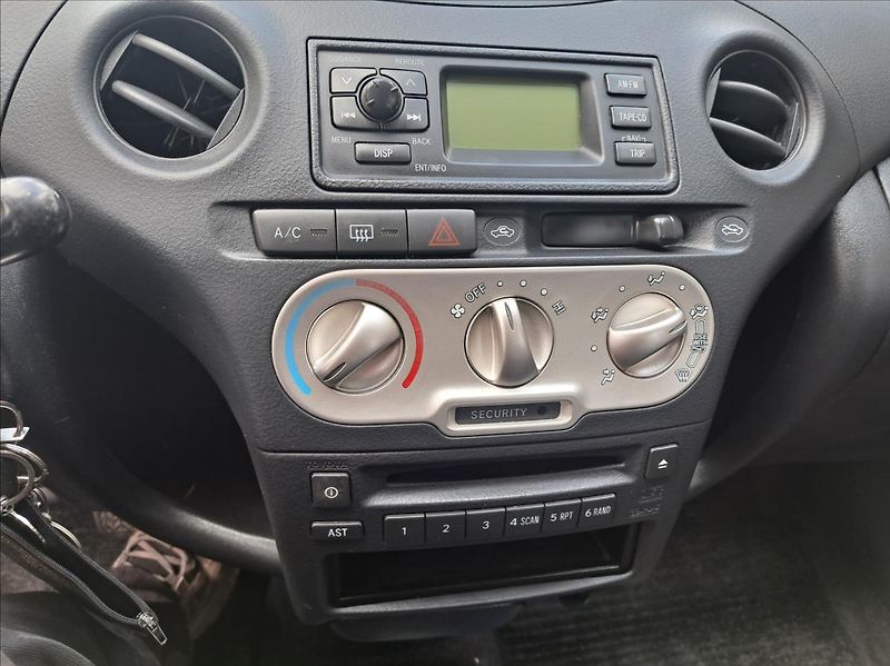 Toyota Yaris 1,4 D-4D - fotka 19 z 39
