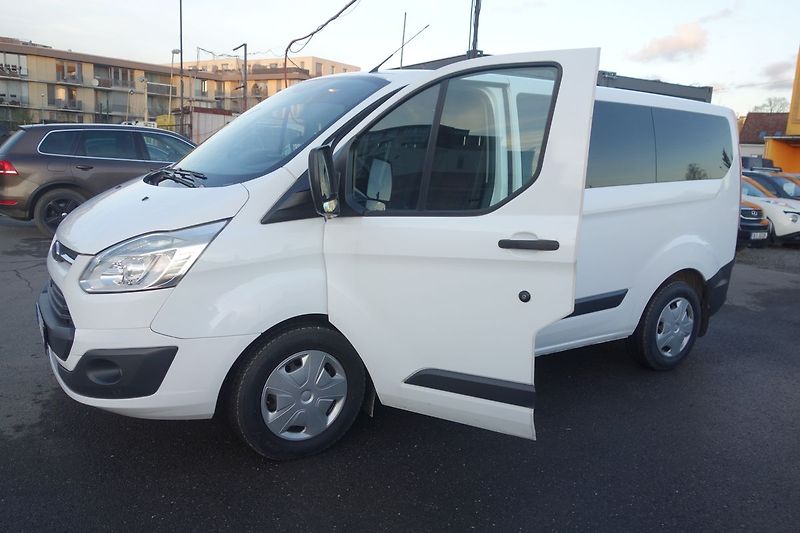 Ford Tourneo Custom 2,2TDCi 8 MÍST TOURNEO - fotka 13 z 33