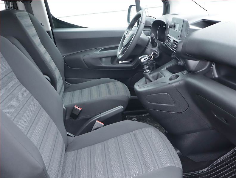 Opel Combo (2020) Edition 1.2 Turbo, 7Míst, 1Maj - fotka 9 z 18