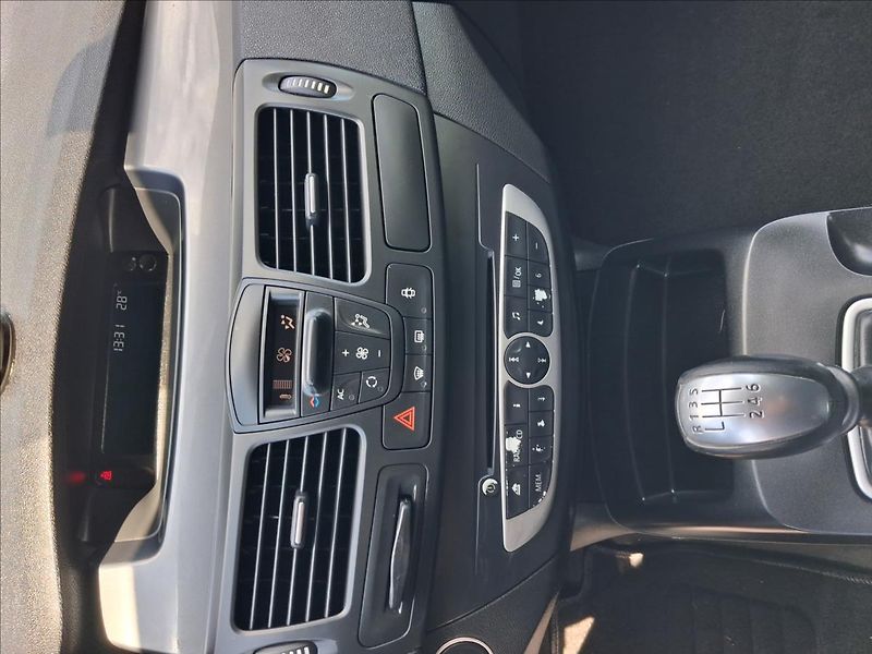 Renault Laguna 1,5 - fotka 12 z 14