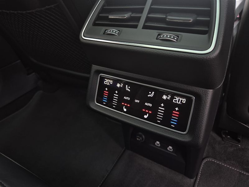 Audi e-tron SPORTBACK S 370kw SOH 96% - fotka 42 z 48