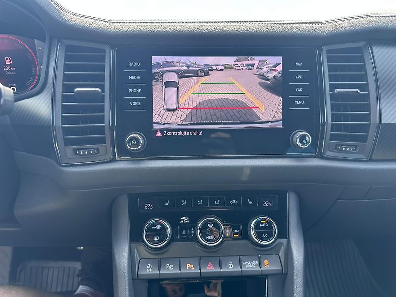 Škoda Kodiaq 2,0 TDI DSG 4x4 Sportline  - fotka 12 z 17